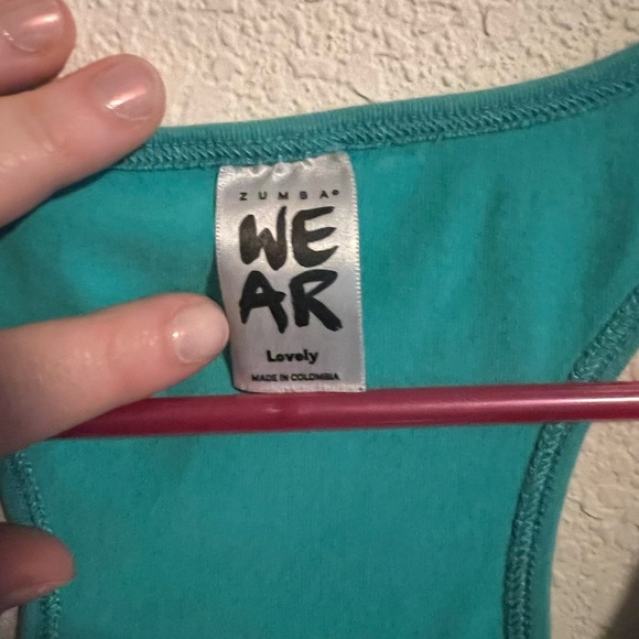 💃🏾 Set of Three Imperfect Zumba Tanks Size Large - Picture 11 of 15